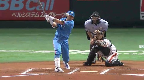 １０回表２栗山ヒット１塁３塁 (2)