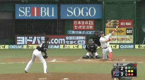 6回裏4セ・リーグ記録5試合連続二桁奪三振