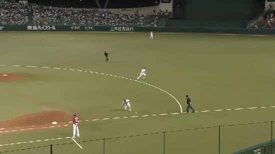 10回表1ファーストイレギュラー丸ヒット (2)