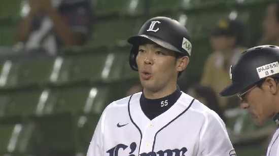 ７回裏１秋山猛打賞１４回目 (2)