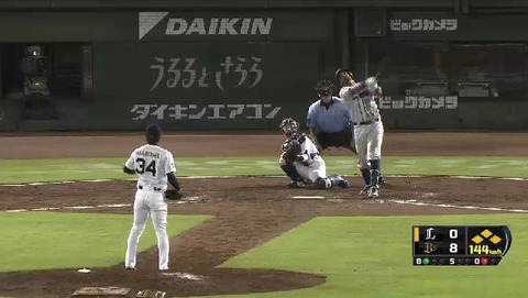 ８回表４メヒア犠牲フライ (1)