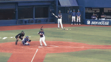 ２回表１おかわり初球HR (1)