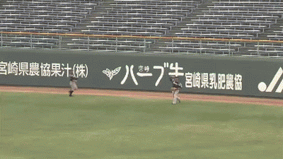 梅田2回３ベースヒット (2)