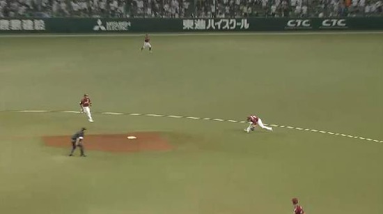 ８回裏４セカンドライナー (3)