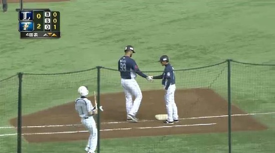 4回表3メヒア四球