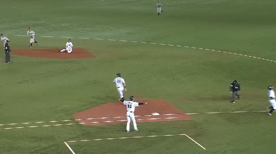 ３回裏１ノーヒットピッチング (4)