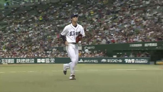 8回表4光成交代牧田 (4)