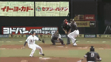 ４回表２内川三振 (1)