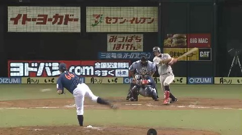 １１回表３安達２点タイムリー３ベース (2)