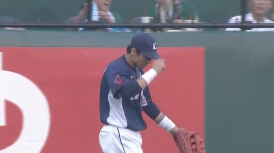 １回裏４稼頭央ヒッティング栗山ファンプレー (1)