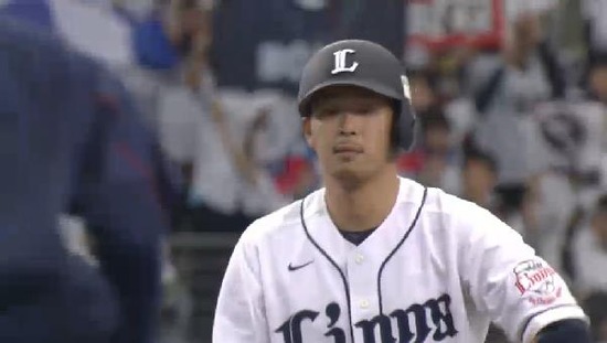 ５回裏４浅村２点タイムリー２ベース (3)