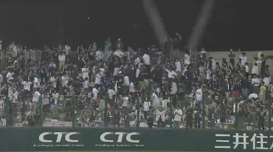 ３回裏１おかわりHR  (2)