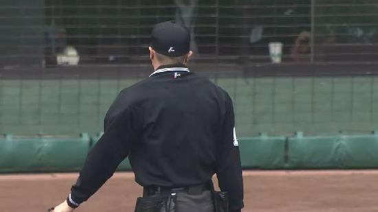 2回表1森頭部死球バリントン退場 (1)