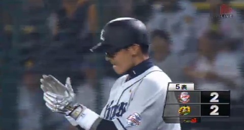 ５回表２栗山タイムリーヒット (1)