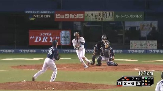 ７回裏５角中サードフライ (1)