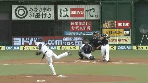 3回表1藤井2ベース&ワイルドピッチ (2)