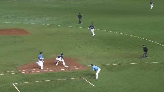 4回表1、234回三者凡退 (2)