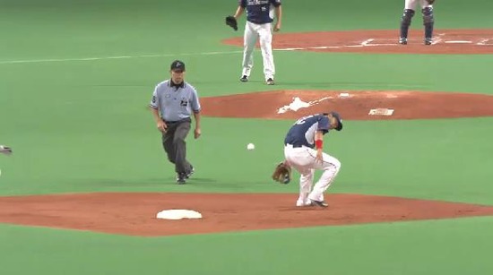 2回裏３サードゴロ中村送球エラー２点 (4)
