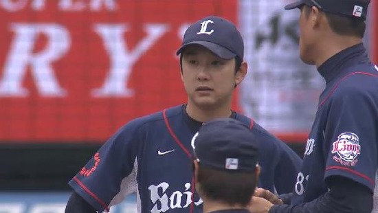 ５回裏１中村エラー岩尾 (2)