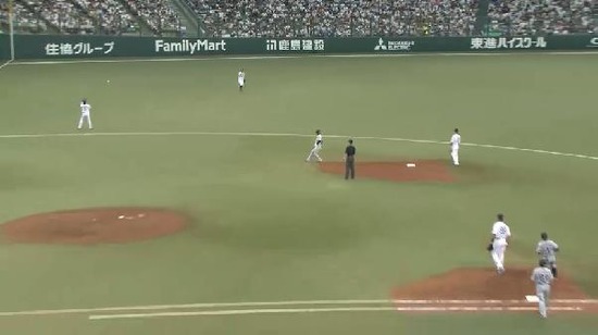 ５回表１連打１塁２塁 (1)