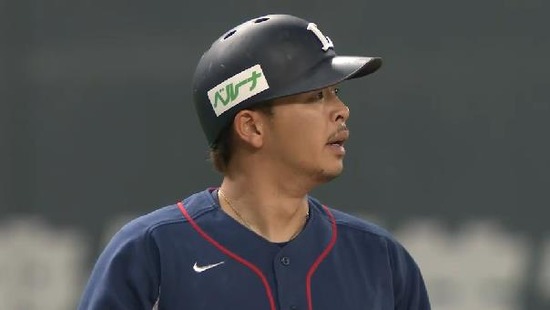 ９回表３浅村タイムリー３ベース浅間後逸 (3)