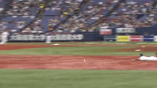 ２回表１脇谷ヒット (2)