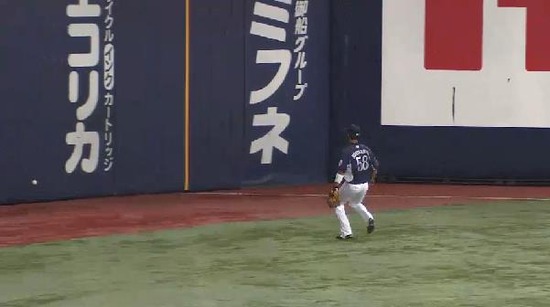 １回裏２小田２ベース (1)