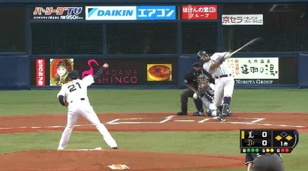 1回表3メヒアセカンドフライ (1)