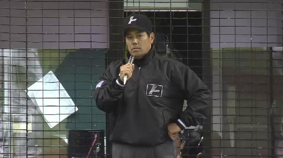 ８回裏４センターゴロ