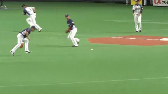 １回裏４近藤タイムリー連打 (4)