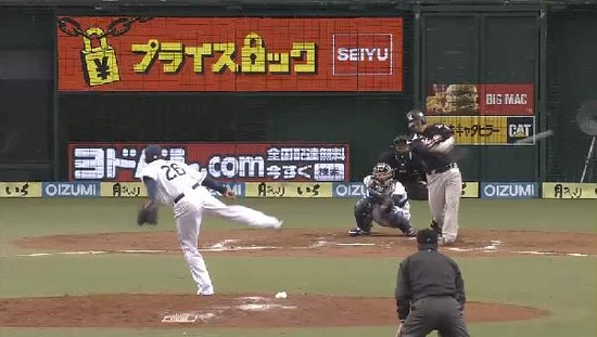 ７回表１投手バスケスクルーズ２ベース (1)