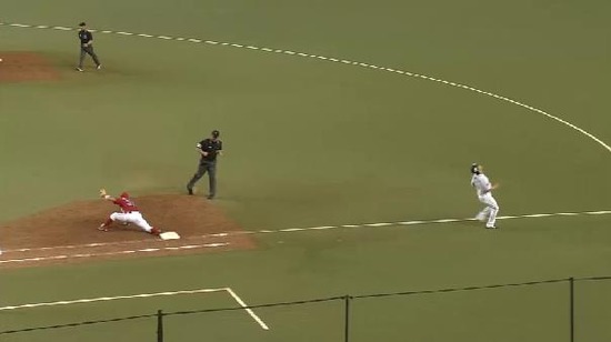 9回裏3渡辺バント失敗ゲッツー (3)