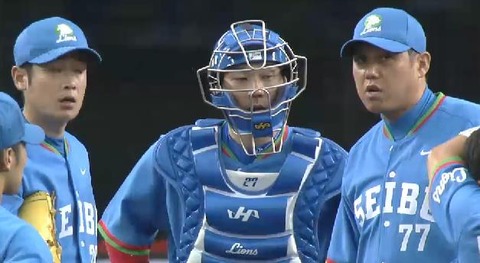 5回表1中村ヒット1塁2塁