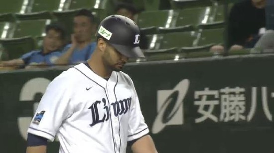 6回裏3中村メヒアフライアウト (1)