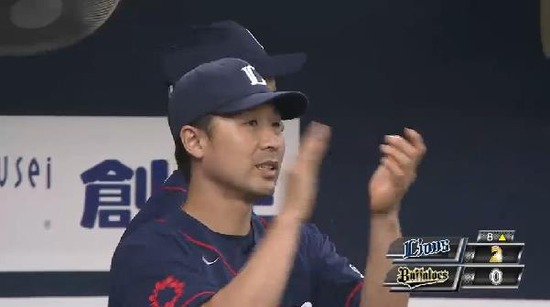 ９回裏４森フォアボール押し出し (7)