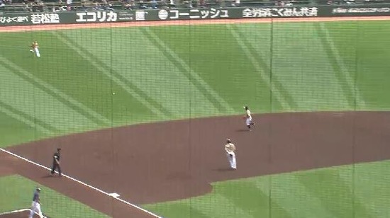１回表１秋山フォアボール栗山ヒット (1)
