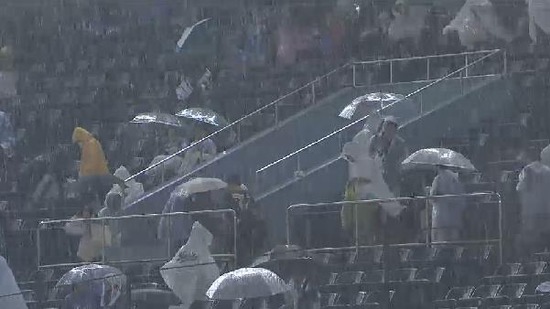 9回裏1雨天中断 (3)