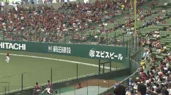 1回裏１秋山２ベース (1)