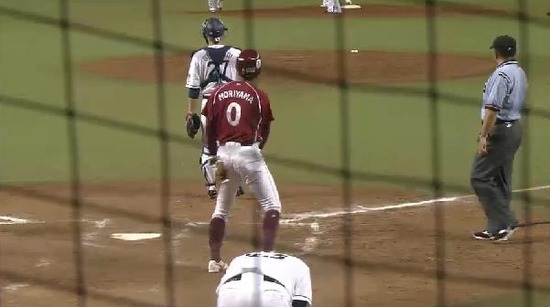 9回表6牧田タイムリー2ベース (4)