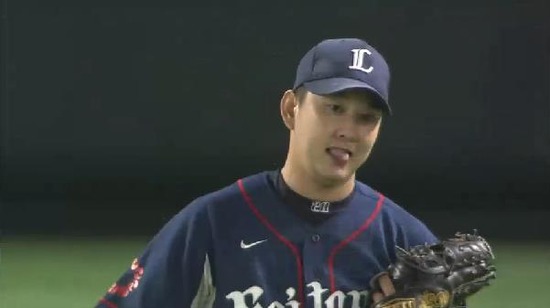 7回裏3ヒット2アウト1塁2塁2アウト (2)