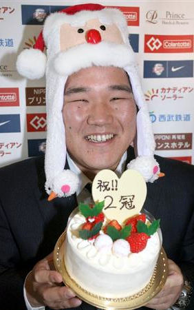 takeya-nakamura-20111215-santa-claus