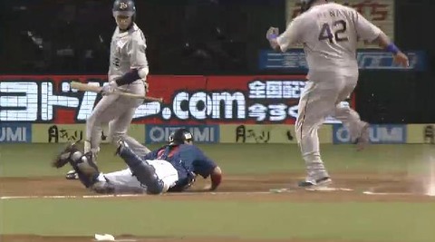 ２回表３メヒア悪送球１失点 (3)