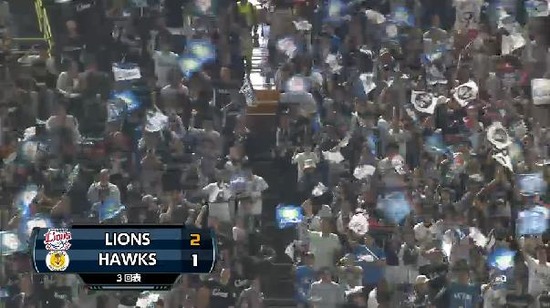 ３回表５おかわりタイムリー２ベース (2)