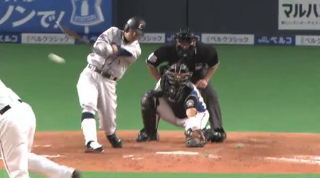 5回表1栗山3ベース (1)