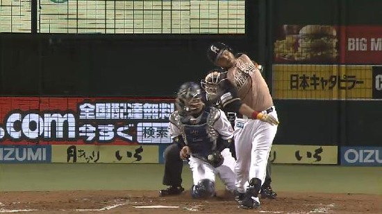 2回表１レアード三振、炭谷側頭部～後頭部に当たる  (1)