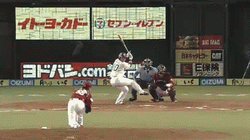 4回裏１森プロ初３ベース (1)