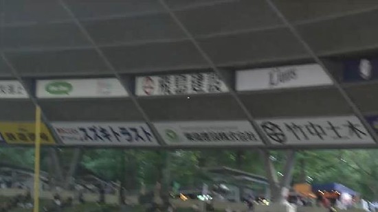 1回表１清田先頭打者HR (4)