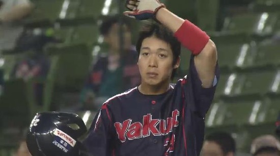 8回表1山田危険球 (1)