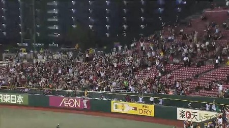 ４回裏２島内３ラン (2)