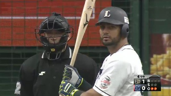 ４回裏１メヒアHR (1)